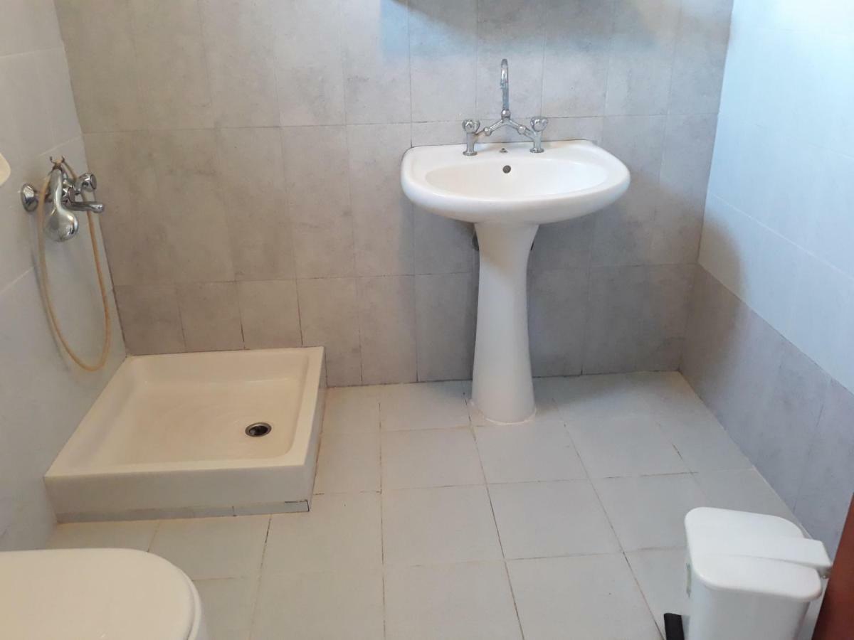 Maria Guesthouse Kini المظهر الخارجي الصورة